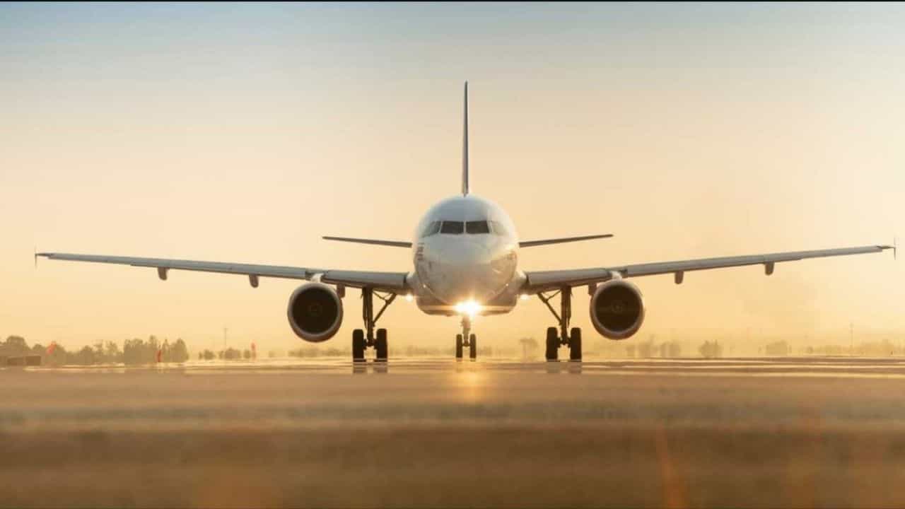 International Flights: মার্চ থেকেই স্বাভাবিক হচ্ছে আন্তর্জাতিক বিমান পরিষেবা, সিদ্ধান্ত কেন্দ্রের International Flights: মার্চ থেকেই স্বাভাবিক হচ্ছে আন্তর্জাতিক বিমান পরিষেবা, সিদ্ধান্ত কেন্দ্রের