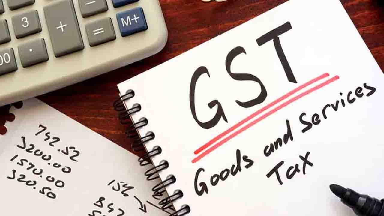 GST: অতিথি অধ্যাপক আর জিম ট্রেনারদের উপর চলবে কাঁচি, আয়ের উপর চাপবে জিএসটির বোঝা