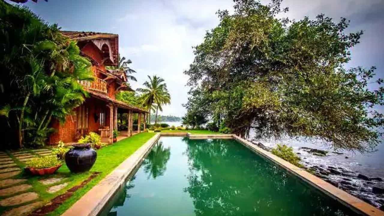 luxurious Villa in Goa: 'গেহরাইয়াঁ' ছবির বিলাসবহুল ভিলাটি আলিবাগে নয়, রয়েছে গোয়ায়! রিসর্টের ভাড়া কত? luxurious Villa in Goa: 'গেহরাইয়াঁ' ছবির বিলাসবহুল ভিলাটি আলিবাগে নয়, রয়েছে গোয়ায়! রিসর্টের ভাড়া কত?