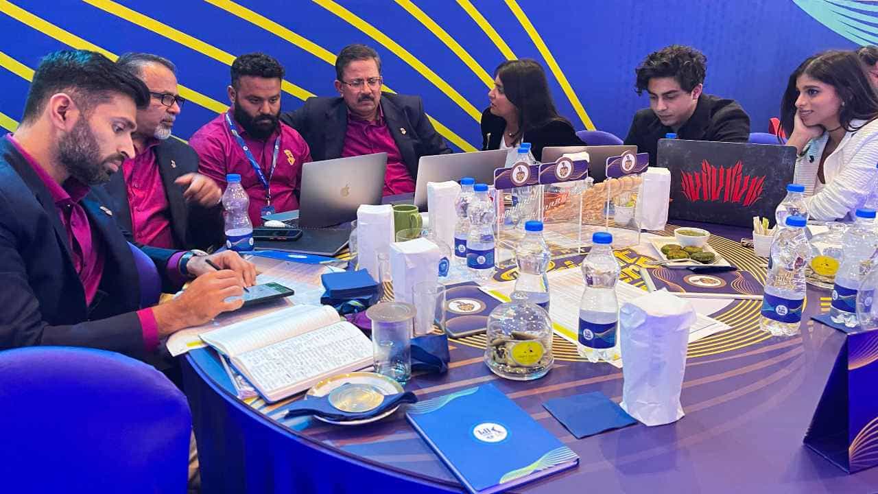 KKR, IPL 2022 Auction: রাহানে এলেন, নিলামের দ্বিতীয় দিন চমক নেই কলকাতায় KKR, IPL 2022 Auction: রাহানে এলেন, নিলামের দ্বিতীয় দিন চমক নেই কলকাতায়