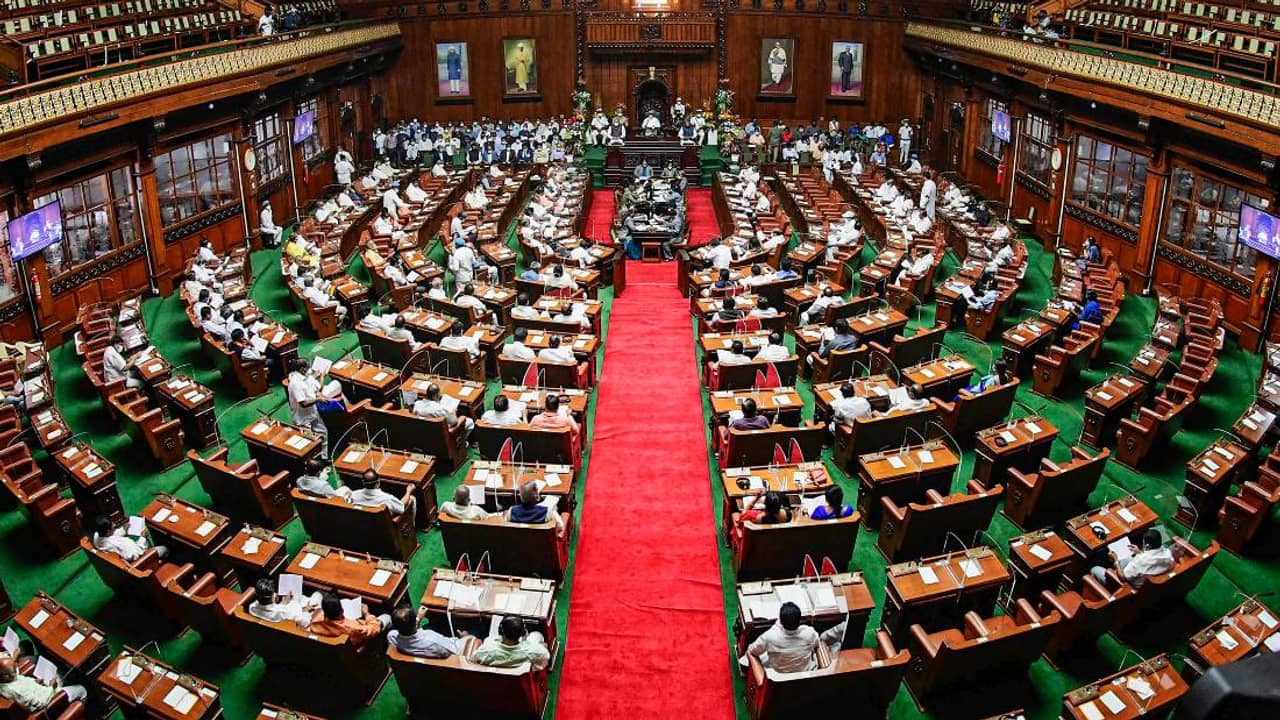 Congress on BJP Minister : বিধানসভা বয়কটের হুমকি, বিজেপি নেতার লাল কেল্লায় গেরুয়া পতাকা উত্তোলন মন্তব্যের বিরুদ্ধে সরব কংগ্রেস