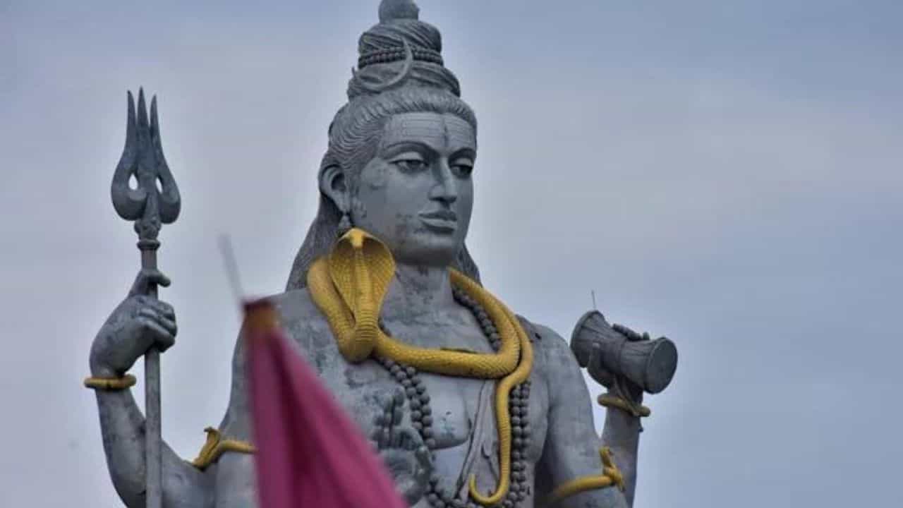 Masik Shivratri 2022: শিবের অপর নাম ত্রিপুরারি- নীলকন্ঠ- পশুপতি! জেনে নিন মহেশ্বরের অজানা কথা Masik Shivratri 2022: শিবের অপর নাম ত্রিপুরারি- নীলকন্ঠ- পশুপতি! জেনে নিন মহেশ্বরের অজানা কথা