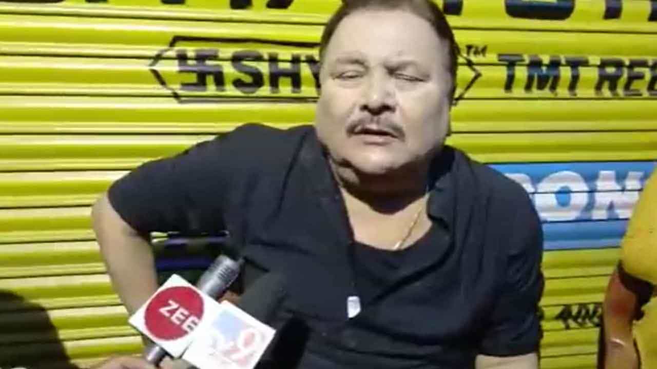 Madan Mitra On Kamarhati Municipal Election: 'সশস্ত্র লোক ঢোকাচ্ছে ওরা', মদন বাণে আরাবুল, শাহজাহান! পুরভোটে হামলার আশঙ্কা Madan Mitra On Kamarhati Municipal Election: 'সশস্ত্র লোক ঢোকাচ্ছে ওরা', মদন বাণে আরাবুল, শাহজাহান! পুরভোটে হামলার আশঙ্কা