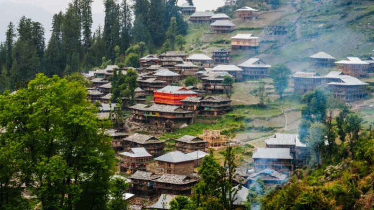 Malana: বিশ্বের প্রাচীনতম গণতান্ত্রিক গ্রাম নাকি মলানা ক্রিম? কীসের টানে পর্যটকদের ভিড় হিমাচলের এই গ্রামে?