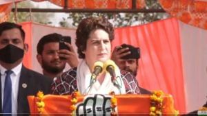 Priyanka Slams BJP: 'পাকিস্তান'-র দিকে ঘুরিয়ে দেওয়া হচ্ছে, কেন একথা বললেন প্রিয়াঙ্কা গান্ধী?