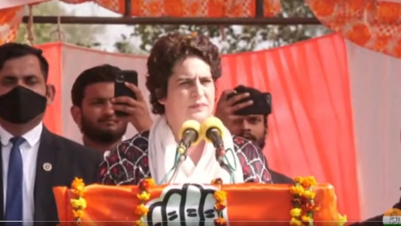 Priyanka Slams BJP: ‘পাকিস্তান’-র দিকে ঘুরিয়ে দেওয়া হচ্ছে, কেন একথা বললেন প্রিয়াঙ্কা গান্ধী?