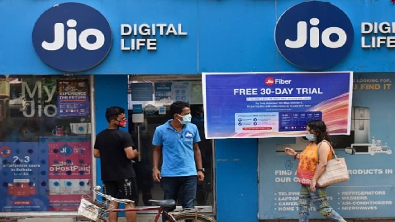 Jio Free Data And Call: দুদিন বিনামূল্যে কলিং ও ডেটার অফার রিলায়েন্স জিও-র, আপনার জন্যও?