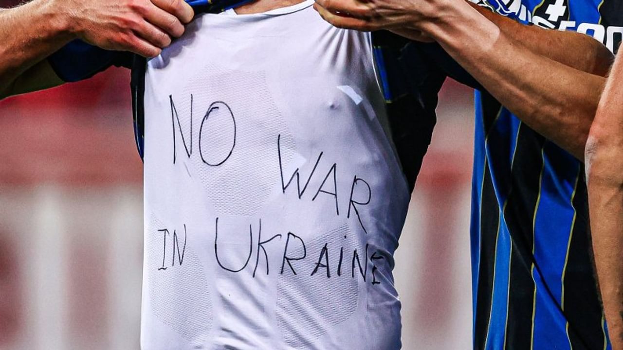 Russia-Ukraine Conflict: ইউক্রেনে যুদ্ধ নয়, শান্তি চাইছে বিশ্ব ফুটবল