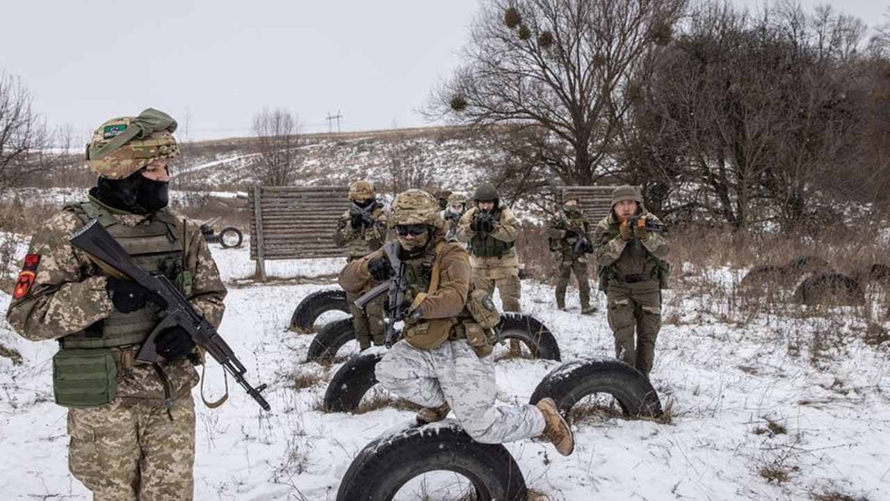 Ukraine-Russia Conflict: সীমান্ত থেকে ফিরছে রুশ সেনা! অস্থিরতার মধ্যেই দাবি মস্কোর