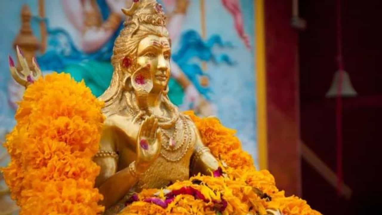 Soma Pradosh Vrat: প্রেম দিবসে শিবের আশীর্বাদ পেতে গেলে পালন করুন সোমা প্রদোষ ব্রত! Soma Pradosh Vrat: প্রেম দিবসে শিবের আশীর্বাদ পেতে গেলে পালন করুন সোমা প্রদোষ ব্রত!