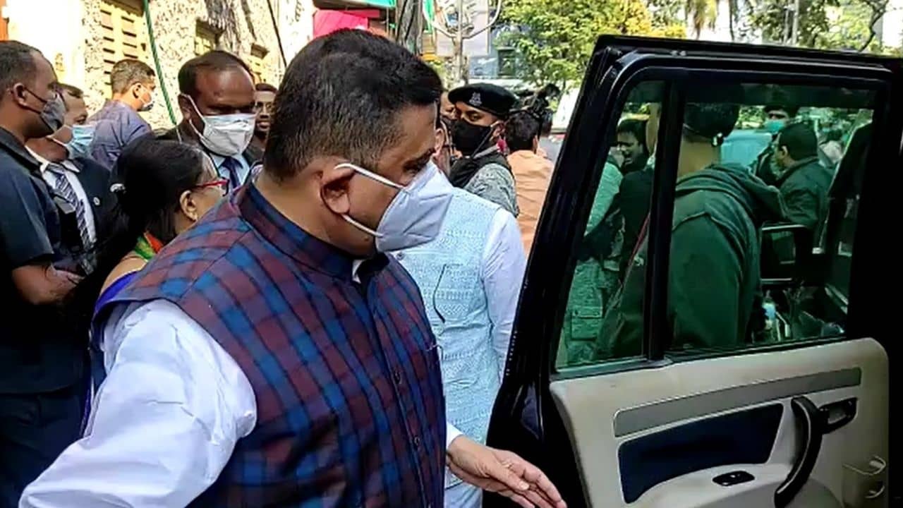 Suvendu Adhikari: আশুতোষ কলেজের পাশে শুভেন্দুকে ঘিরে বিক্ষোভ, কটূক্তি! তেড়ে যেতে উদ্যত বিরোধী দলনেতা