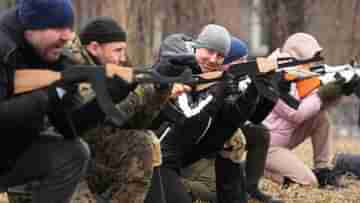 Russia-Ukraine Conflict : রাশিয়াপন্থী বিদ্রোহীদের হানায় মৃত সেনা, যুদ্ধের আগেই রক্ত ঝরল ইউক্রেনে