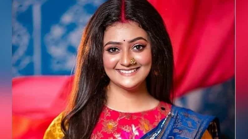Bijaylakshmi Chatterjee: বিরতি কাটিয়ে আবারও ধারাবাহিকের মুখ হয়ে ফিরছেন বিজয়লক্ষ্মী Bijaylakshmi Chatterjee: বিরতি কাটিয়ে আবারও ধারাবাহিকের মুখ হয়ে ফিরছেন বিজয়লক্ষ্মী