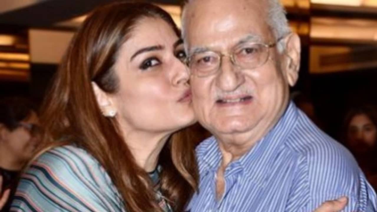 Ravi Tandon’s demise: প্রয়াত হলেন পরিচালক রবি টন্ডন, পিতৃহারা রবিনা