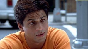 SRK: কাউন্টারে নিজের ছবির টিকিট নিজেই বিক্রি করেছেন শাহরুখ, জানতেন?