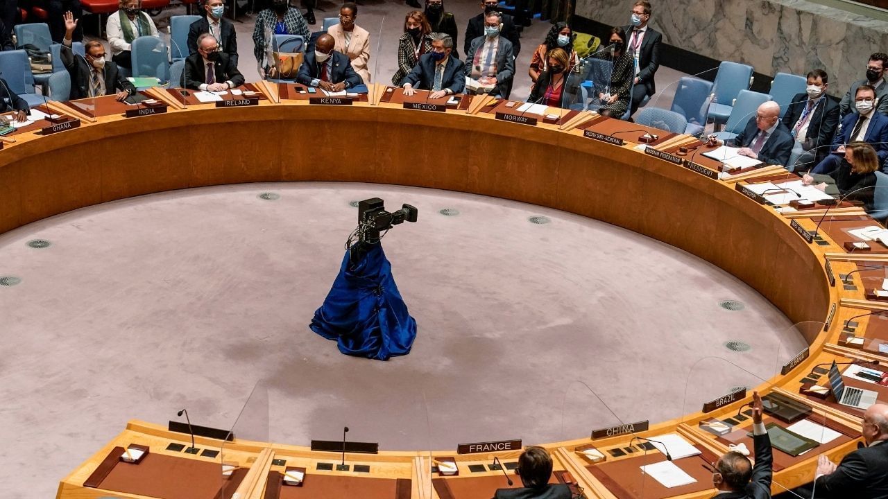 Veto Power in UN: 'ভেটো'র জোরেই ইউক্রেনে সেনা প্রত্যাহার এড়াল রাশিয়া, রাষ্ট্রসংঘের সিদ্ধান্তে কেন গুরুত্বপূর্ণ এই ভোট? Veto Power in UN: 'ভেটো'র জোরেই ইউক্রেনে সেনা প্রত্যাহার এড়াল রাশিয়া, রাষ্ট্রসংঘের সিদ্ধান্তে কেন গুরুত্বপূর্ণ এই ভোট?