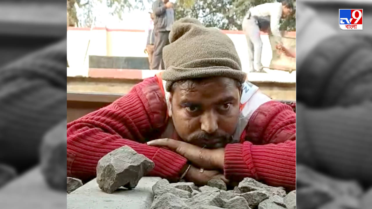 Suicide : নামঞ্জুর ছুটি, অভিমানে ভিডিয়ো অন করে রেললাইনে আত্মঘাতী রেলকর্মী