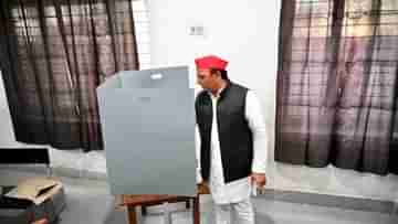 Akhilesh Yadav Breaks Model Code of Conduct: নির্বাচনের দিনই অখিলেশ উপরে কমিশনের খাঁড়া! বড় শাস্তি পেতে পারেন এই কারণে...