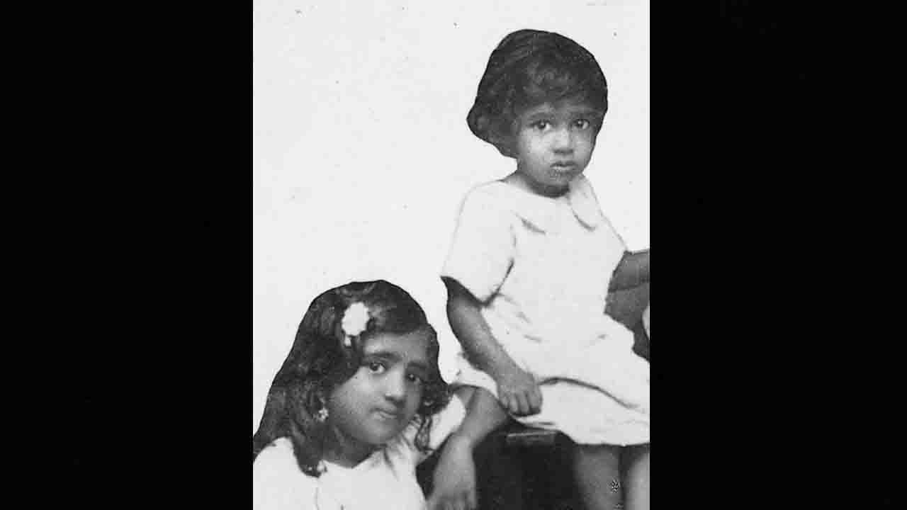 Lata Mangeshkar-Asha Bhosle: আশা-লতার মেয়েবেলার মিষ্টি ছবি ভাইরাল, স্মৃতি হাতড়াচ্ছেন ছোট বোন