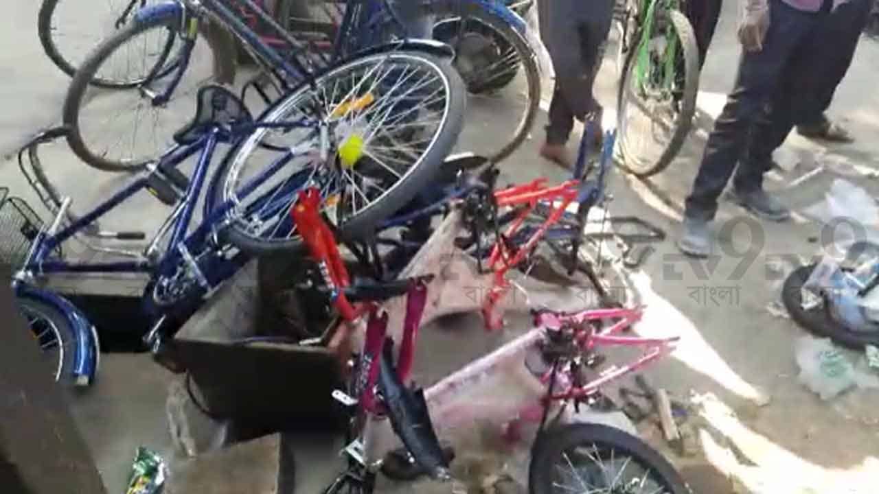 Siliguri Municipal: ভোটের ফল প্রকাশের পরই বিজেপি কর্মী-সমর্থকদের দোকানে ভাঙচুর! পারদ চড়ছে শিলিগুড়িতে