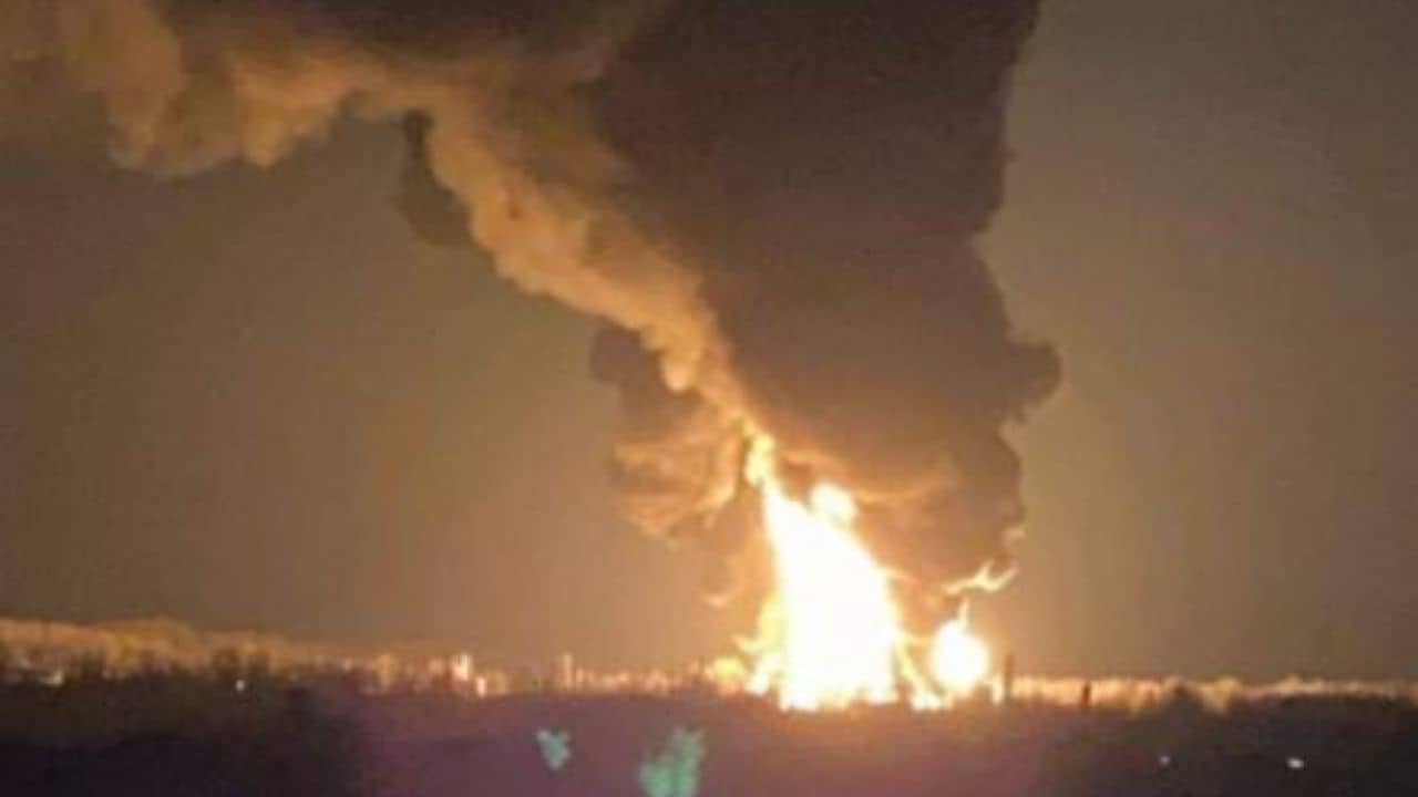 Russia-Ukraine Conflict: আকাশে শুধু আলোর ঝলকানি, বিকট শব্দে কান পাতা দায়! খারকিভেও ঢুকে পড়ল রুশ সেনা