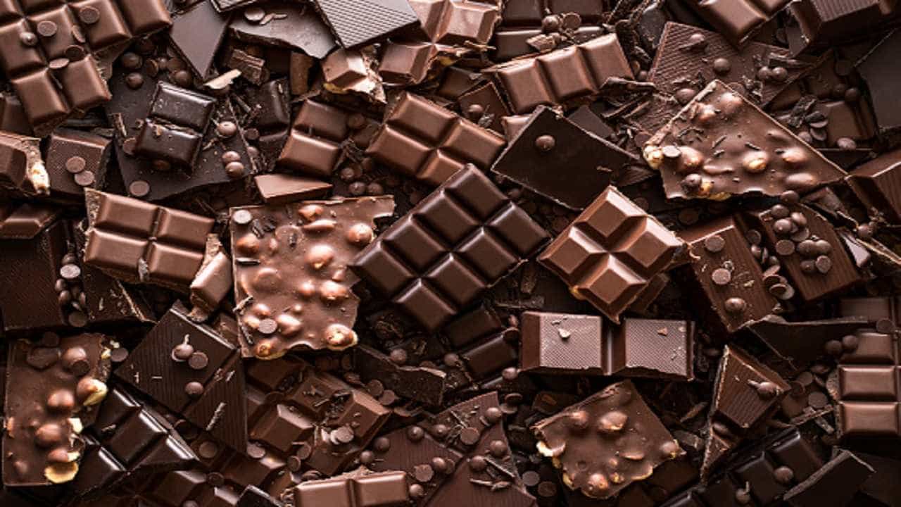 Chocolate and Weight loss: মাত্র একমাস চকোলেটকে 'বন্ধু-তালিকার' বাইরে রাখুন, পান এই দারুণ ৫ উপকার Chocolate and Weight loss: মাত্র একমাস চকোলেটকে 'বন্ধু-তালিকার' বাইরে রাখুন, পান এই দারুণ ৫ উপকার