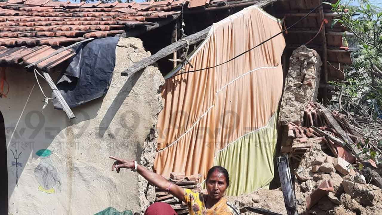 Asansol: পরিবার নিয়ে ঘরের ভিতরেই ছিলেন, বিকট শব্দে হঠাৎ হুড়মুড়িয়ে ভেঙে পড়ল বাড়ি!