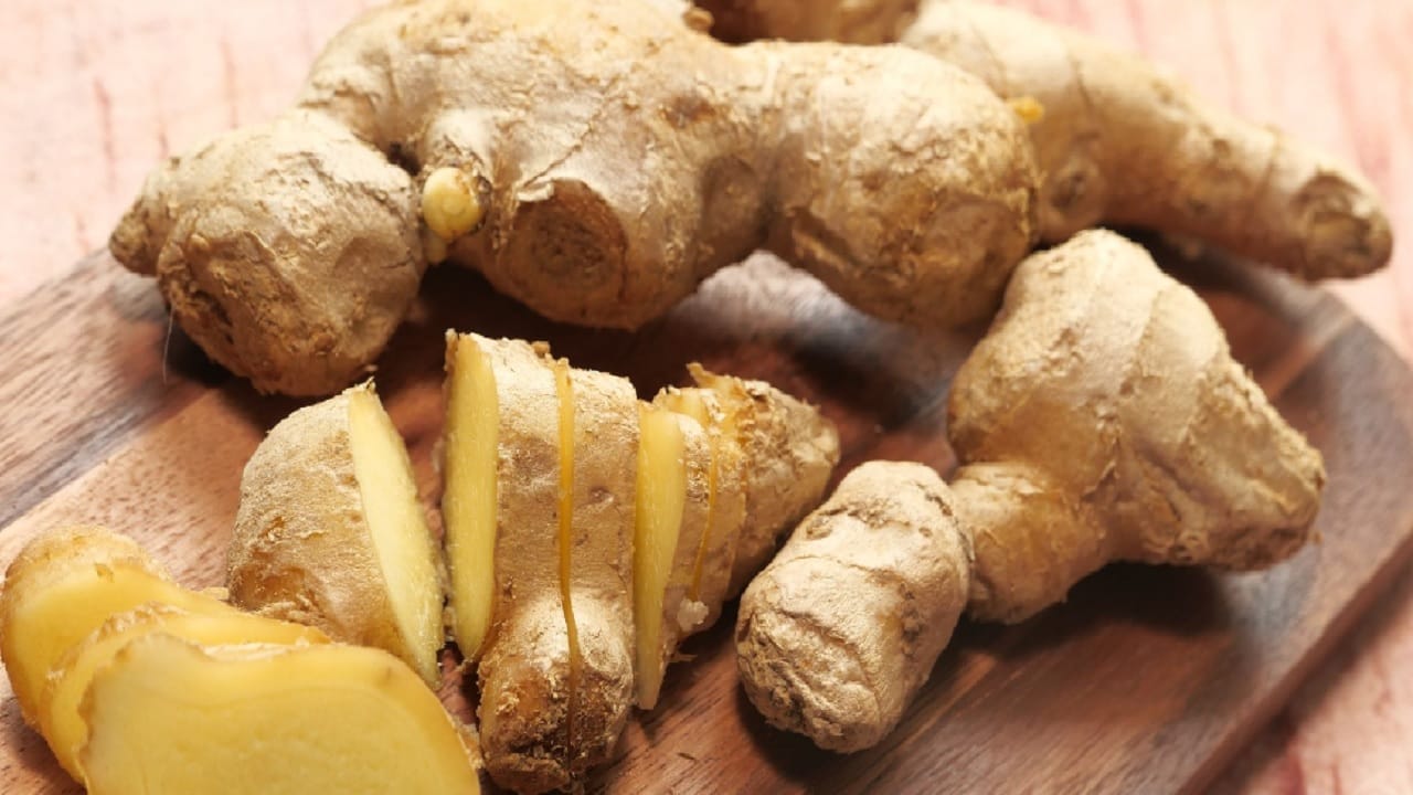 Ginger অতিরিক্ত আদাও কিন্তু শরীরের পক্ষে বিপজ্জনক! জানতেন? Bengali