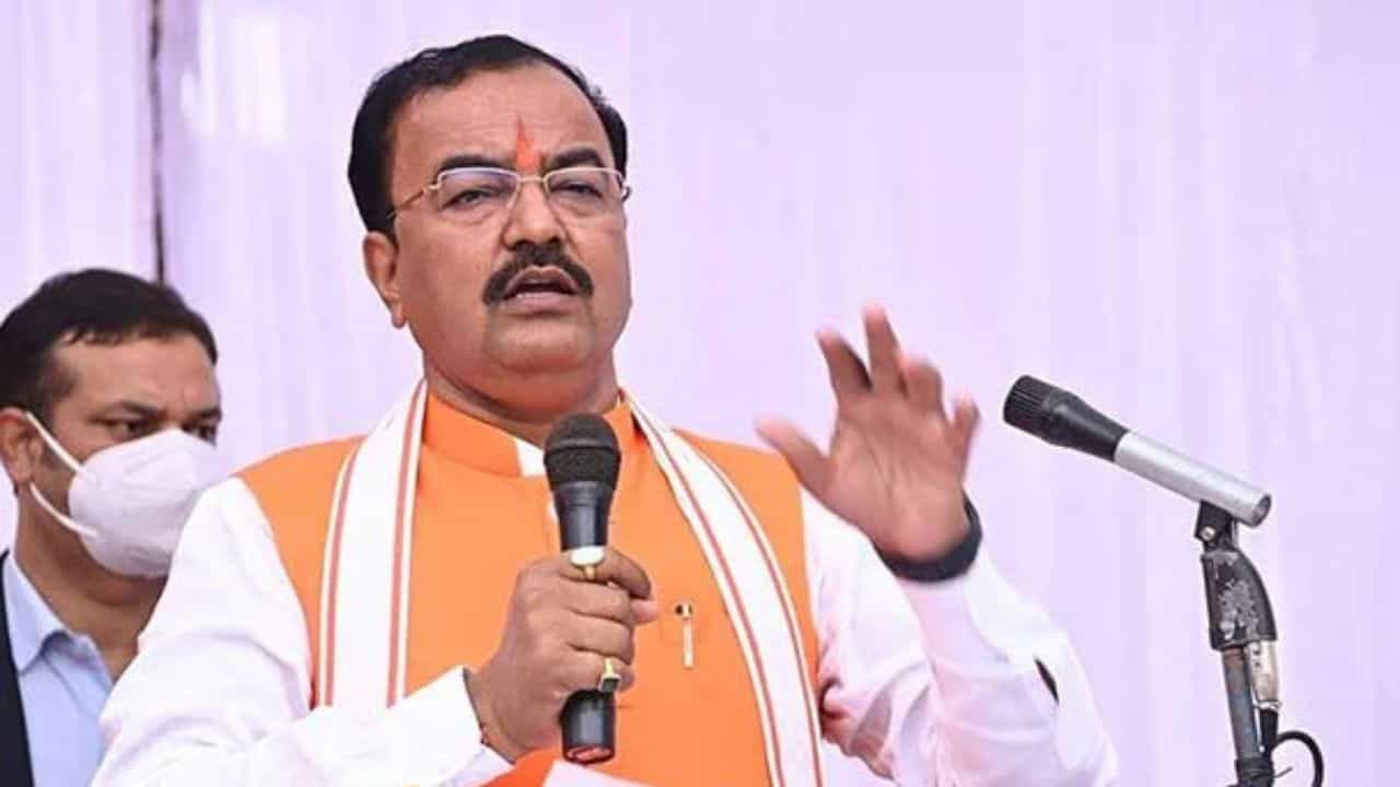 UP Deputy CM Criticize Samajwadi Party: 'হার রুখতেই হামলা চালিয়েছে সপার গুণ্ডারা', কেন্দ্রীয় মন্ত্রীর উপরে হামলায় সরব উপমুখ্যমন্ত্রীও UP Deputy CM Criticize Samajwadi Party: 'হার রুখতেই হামলা চালিয়েছে সপার গুণ্ডারা', কেন্দ্রীয় মন্ত্রীর উপরে হামলায় সরব উপমুখ্যমন্ত্রীও