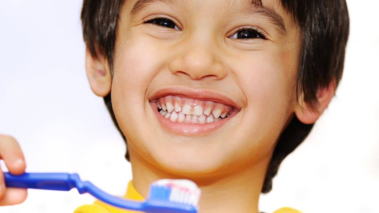 Dental Health: শিশুর দাঁতের পরিচর্যায় এই ভুলগুলো আপনিও করছেন নাকি! সাবধান হোন আজ থেকেই