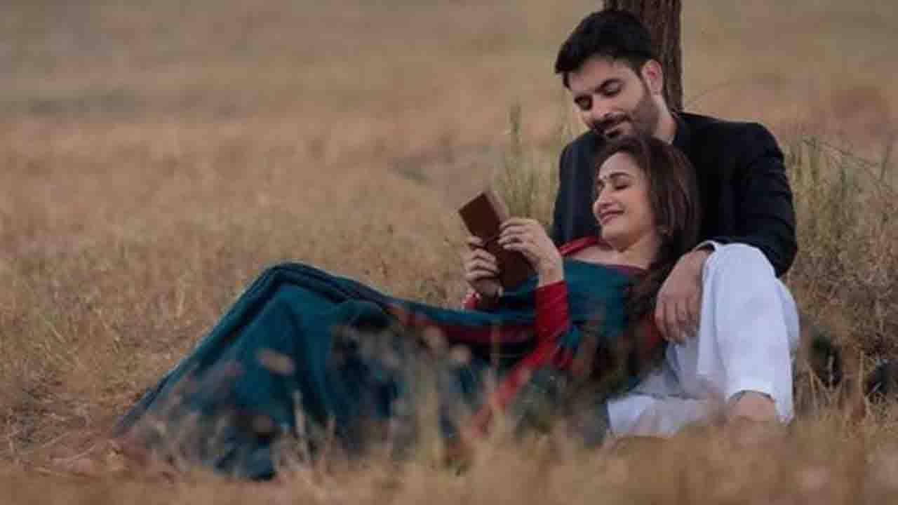 Madhuri Dixit-Manav Kaul: মাধুরীর সঙ্গে সম্পর্ক কো-অ্যাক্টরের চেয়েও বেশি, কেন বললেন মানব কল?