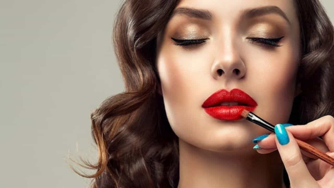 Makeup Products: প্রিয়বন্ধুর কাছে রয়েছে আপনার প্রিয় মেকআপ কিট! এমন ভয়ংকর কাণ্ড ঘটালে সাবধান হোন এখনই Makeup Products: প্রিয়বন্ধুর কাছে রয়েছে আপনার প্রিয় মেকআপ কিট! এমন ভয়ংকর কাণ্ড ঘটালে সাবধান হোন এখনই