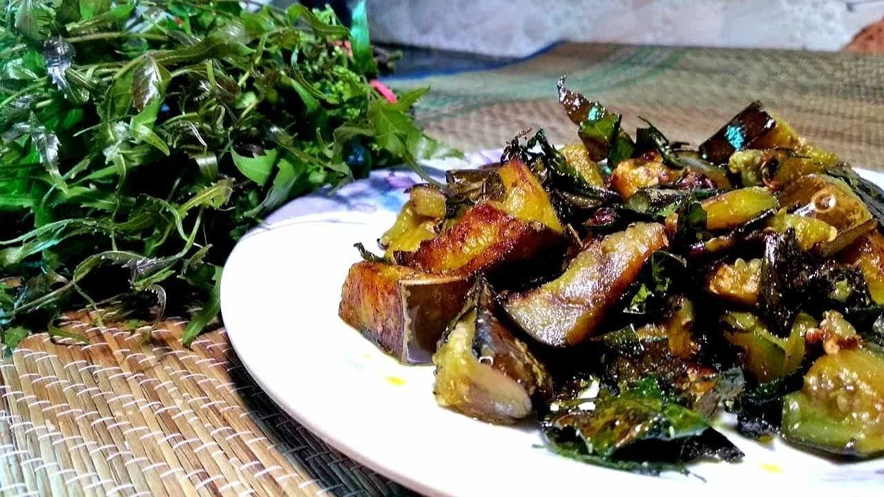 Recipe: নিম বেগুন ভাজা দিয়ে উধাও হতে পারে এক থালা গরম ভাত! রেসিপি জানা আছে তো? Recipe: নিম বেগুন ভাজা দিয়ে উধাও হতে পারে এক থালা গরম ভাত! রেসিপি জানা আছে তো?