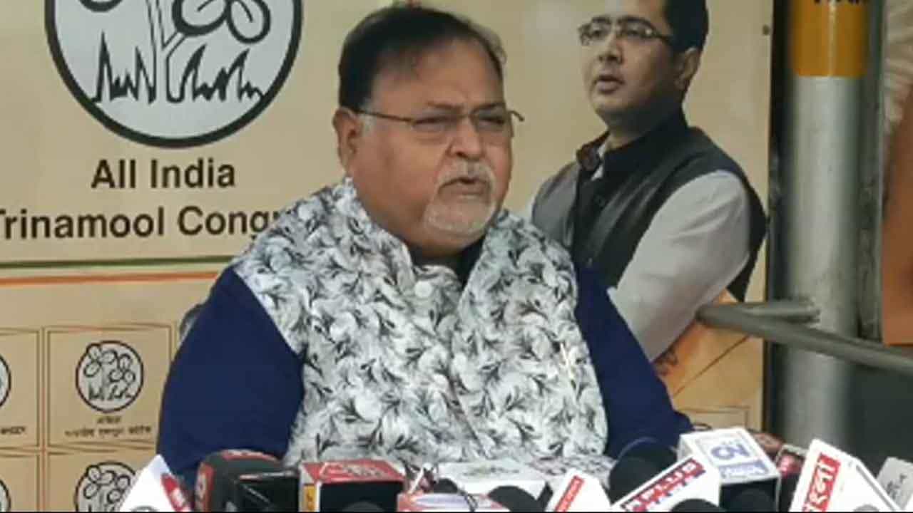 Partha Chatterjee: সিবিআই-চাপে পার্থ চট্টোপাধ্যায়, এসএসসি মামলা নিয়ে কী বললেন মন্ত্রী? Partha Chatterjee: সিবিআই-চাপে পার্থ চট্টোপাধ্যায়, এসএসসি মামলা নিয়ে কী বললেন মন্ত্রী?