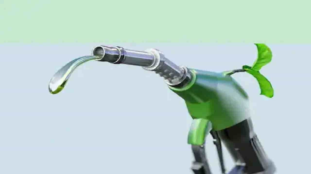Petrol Prices Today: ৭ বছরের রেকর্ড উচ্চতায় অপরিশোধিত তেল, জানুন পেট্রোল ডিজেলের দাম Petrol Prices Today: ৭ বছরের রেকর্ড উচ্চতায় অপরিশোধিত তেল, জানুন পেট্রোল ডিজেলের দাম