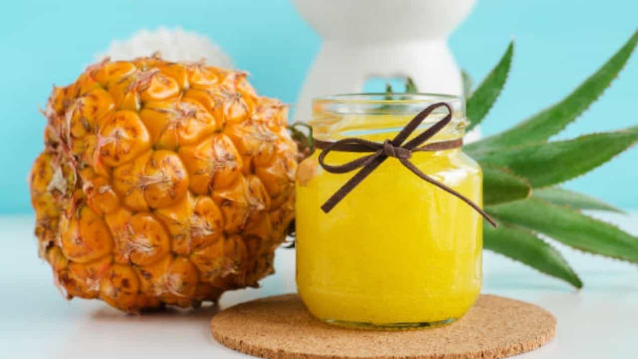 Body Scrub: আসছে আনারসের দিন! এবার এই ফল থেকে তৈরি করুন বডি স্ক্রাব Body Scrub: আসছে আনারসের দিন! এবার এই ফল থেকে তৈরি করুন বডি স্ক্রাব