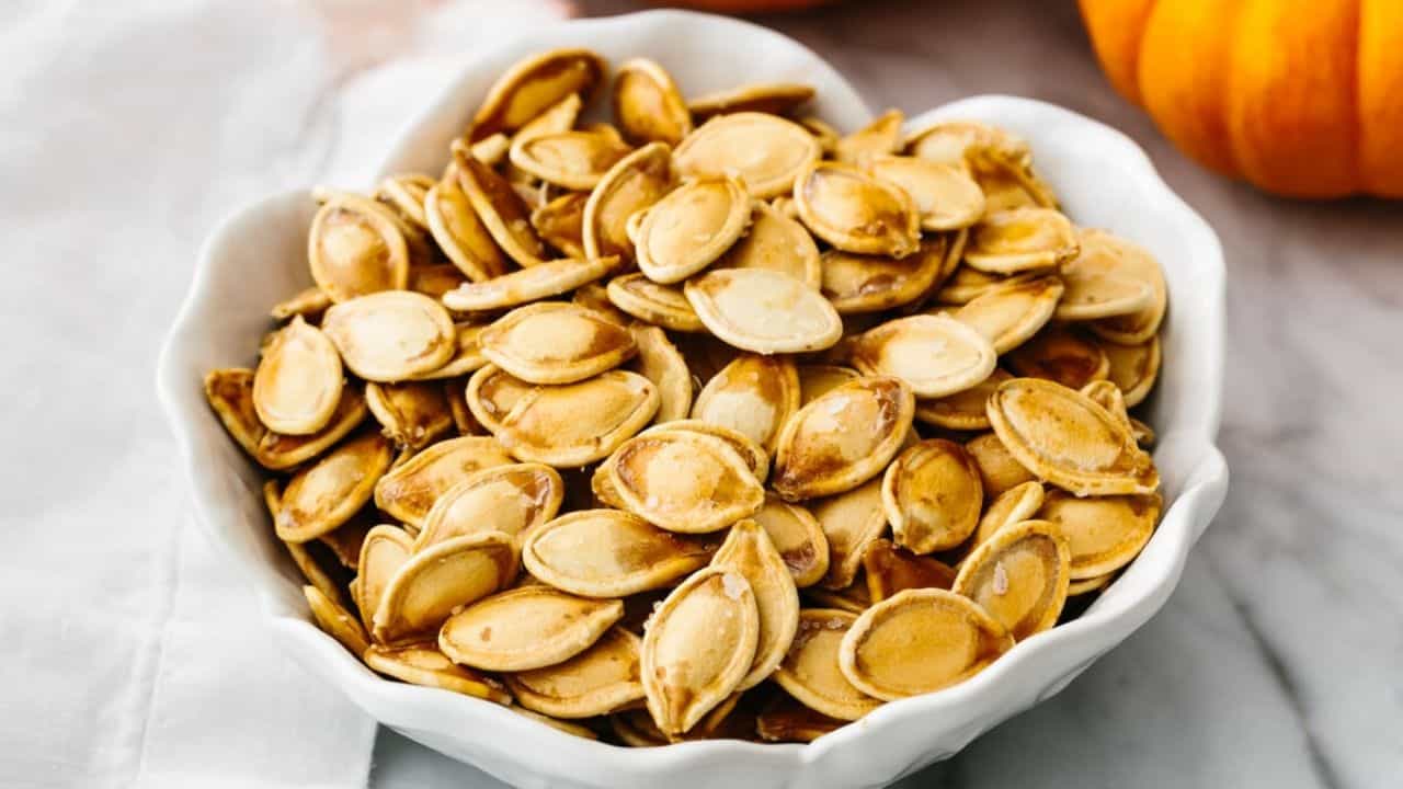 Pumpkin Seeds: ক্যানসার-ডায়াবেটিসকে ঠেকাতে রোজ খান কুমড়োর বীজ! এর পুষ্টিগুণের বহর শুনলে চমকে যাবেন, নিশ্চিত Pumpkin Seeds: ক্যানসার-ডায়াবেটিসকে ঠেকাতে রোজ খান কুমড়োর বীজ! এর পুষ্টিগুণের বহর শুনলে চমকে যাবেন, নিশ্চিত
