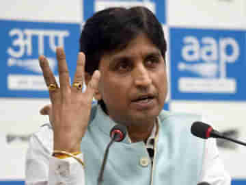 Kumar Vishvas : কেজরীবালের বিরুদ্ধে বিস্ফোরক মন্তব্যের জের, প্রাক্তন আপ নেতার ঘরে হানা পঞ্জাব পুলিশের