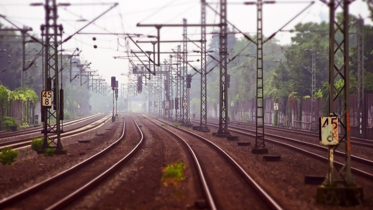 India-Bangladesh Railway Connectivity: পদ্মাপারের রেল সংযোগ মজবুত করতে সাহায্য ভারতের, পাঠানো হবে ইঞ্জিন-কামরা