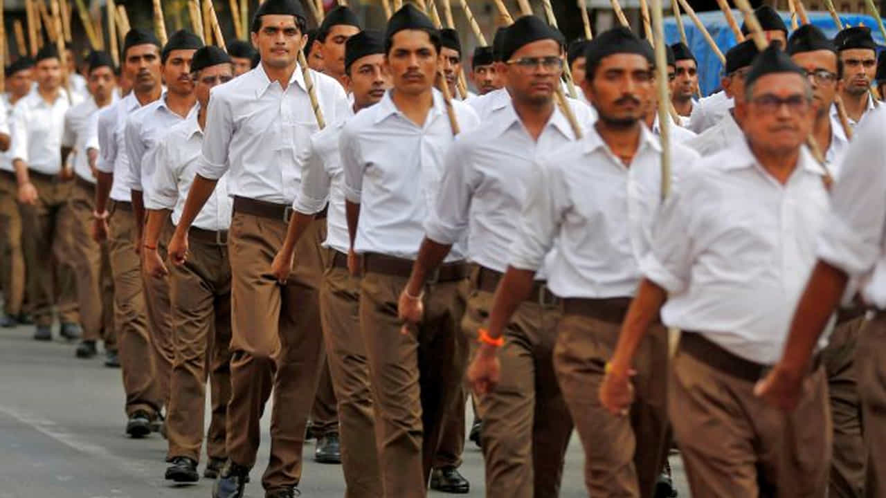 RSS Sakha: হঠাৎ করে রাজ্যে বন্ধ আরএসএসের হাজারখানেক শাখা! নেপথ্যে কি বিজেপির কোন্দল? RSS Sakha: হঠাৎ করে রাজ্যে বন্ধ আরএসএসের হাজারখানেক শাখা! নেপথ্যে কি বিজেপির কোন্দল?