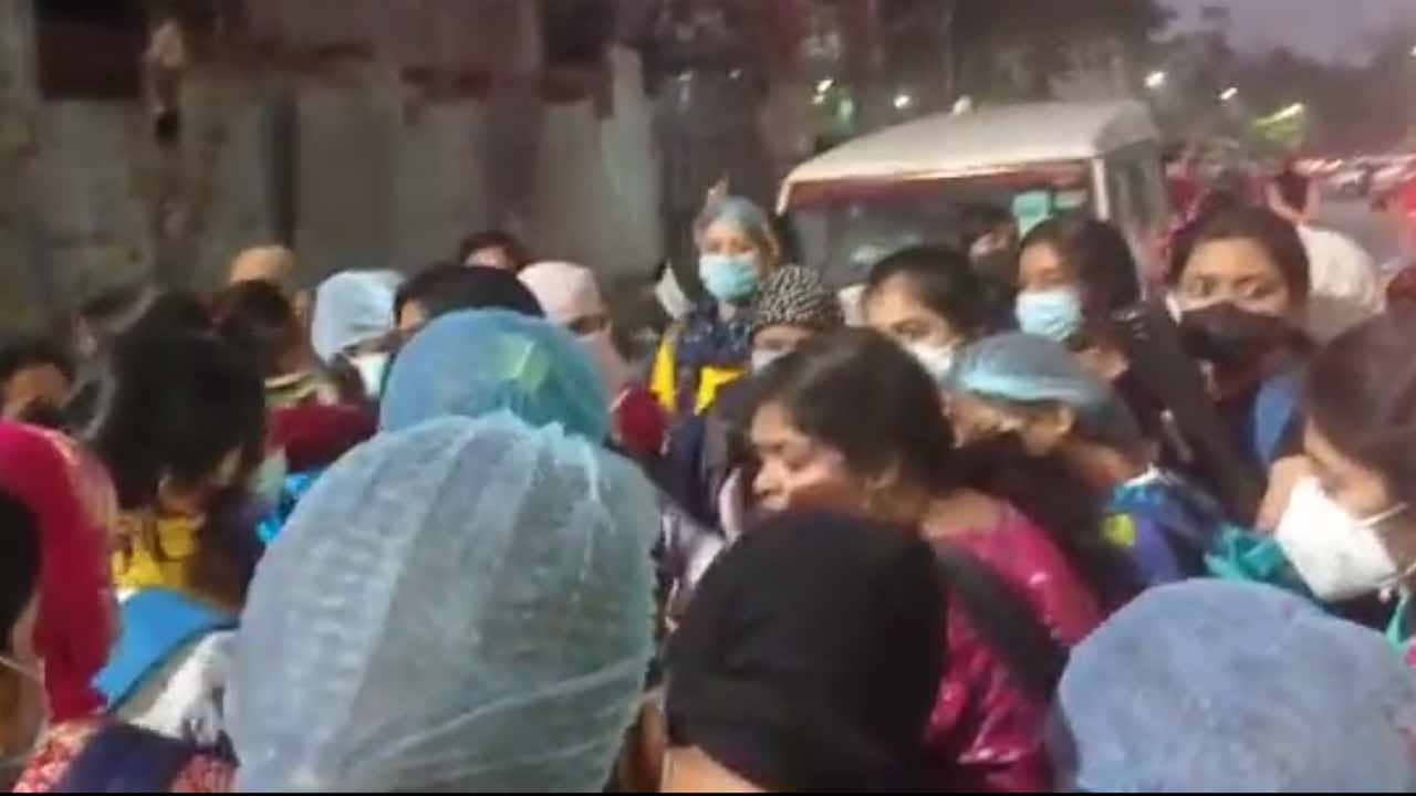 Student Agitation: পড়ুয়াদের বিক্ষোভে প্রবল ধস্তাধস্তি সল্টলেকে, অসুস্থ এক ছাত্রী