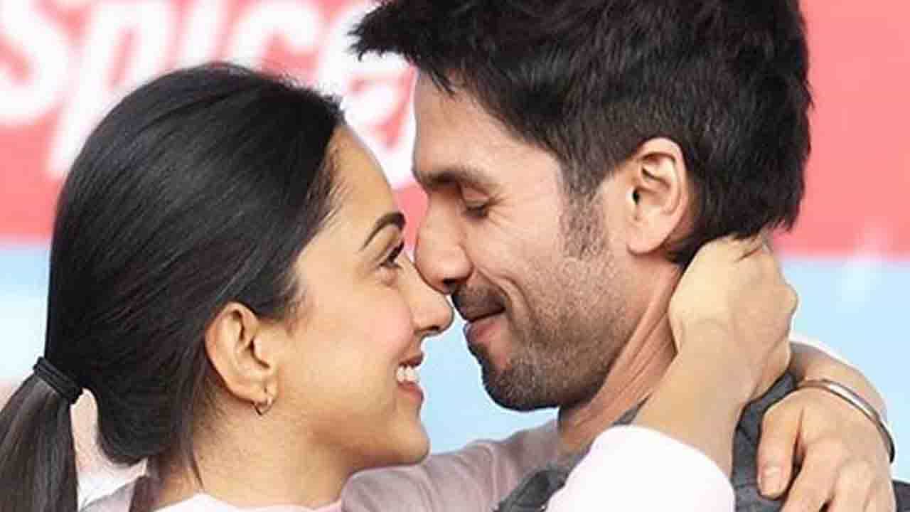 Kiara Advani-Shahid Kapoor: কবীর 'শাহিদ' সিংয়ের কাছে ফিরে যেতে চান কিয়ারা, কারণ হিসেবে কী খুঁজছেন নায়িকা? Kiara Advani-Shahid Kapoor: কবীর 'শাহিদ' সিংয়ের কাছে ফিরে যেতে চান কিয়ারা, কারণ হিসেবে কী খুঁজছেন নায়িকা?