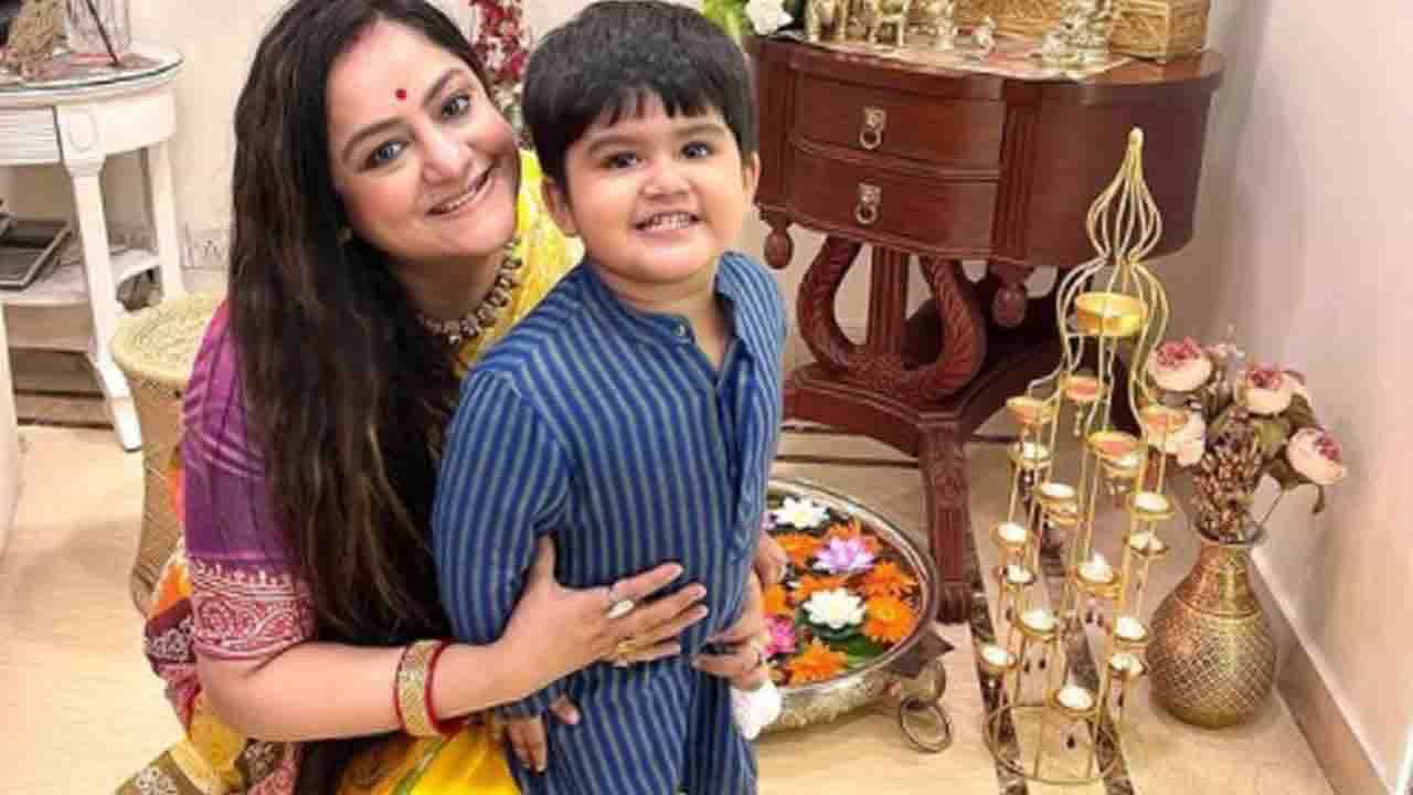 Sudipa-Adidev: প্রি-স্কুলে আদিদেব, যাওয়ার আগে কী করল তারকা সন্তান? Sudipa-Adidev: প্রি-স্কুলে আদিদেব, যাওয়ার আগে কী করল তারকা সন্তান?
