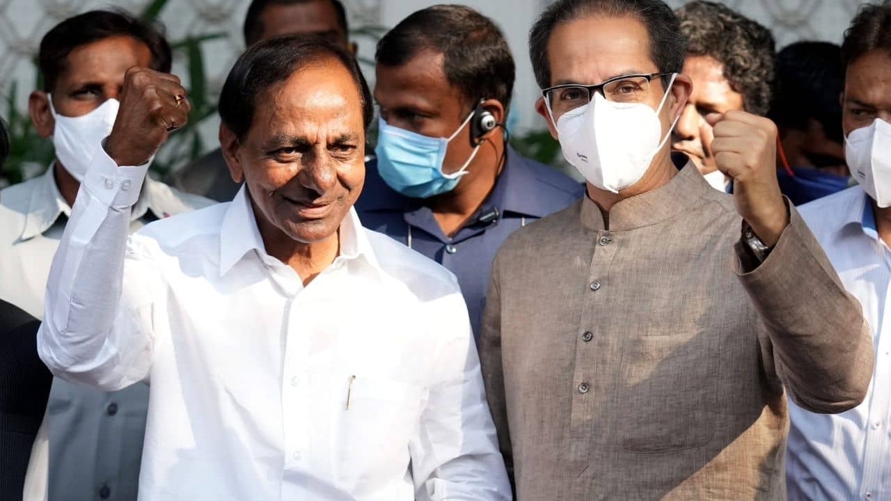 Uddhav Thackeray-KCR Meeting: বদলা নেয় না আমাদের হিন্দুত্ব, নয়া বিরোধী জোট গড়তে কী পরিকল্পনা কেসিআর-ঠাকরের?