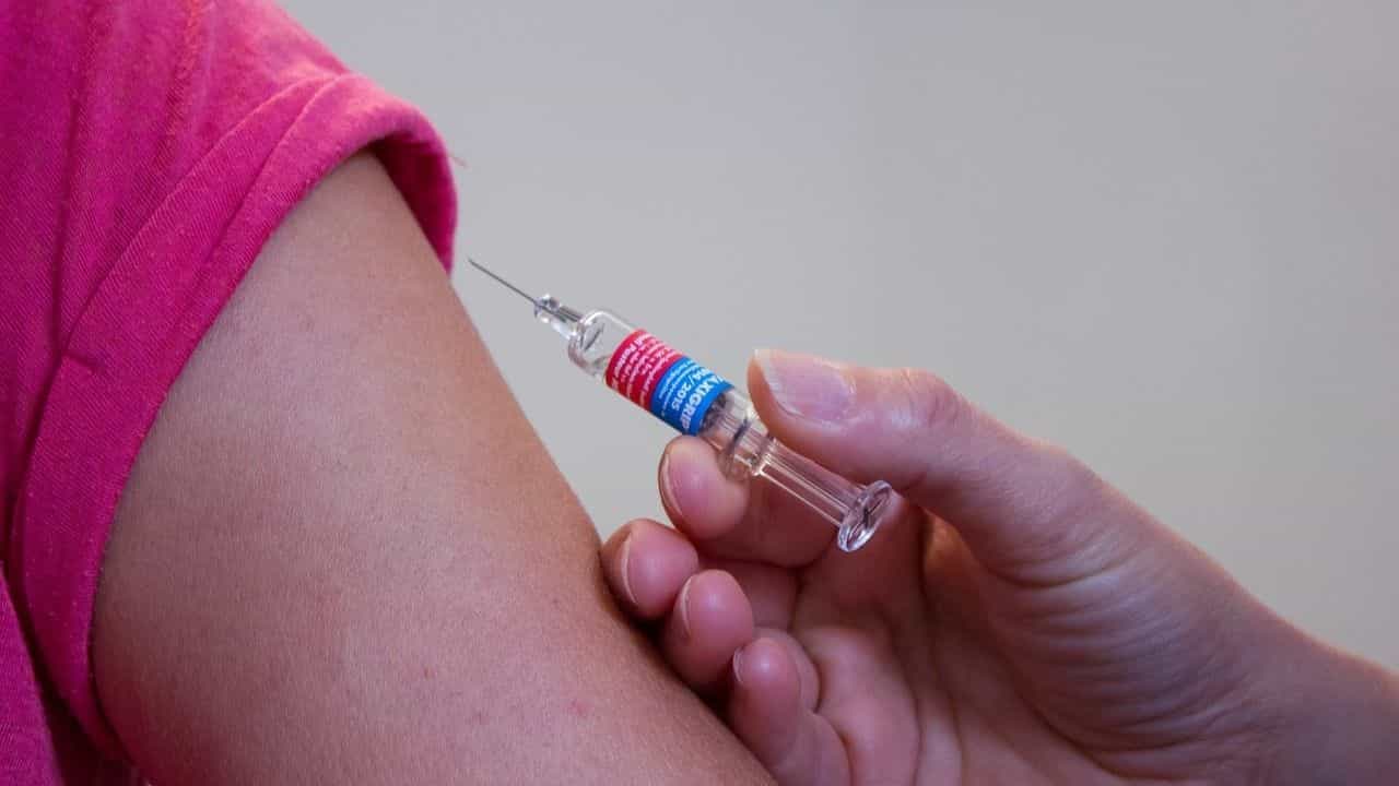 UK COVID Vaccination for Children: করোনার বিরুদ্ধে সুরক্ষাকবচ পাবে ৫ থেকে ১১ বছরের শিশুরাও, ঘোষণা বরিস সরকারের UK COVID Vaccination for Children: করোনার বিরুদ্ধে সুরক্ষাকবচ পাবে ৫ থেকে ১১ বছরের শিশুরাও, ঘোষণা বরিস সরকারের