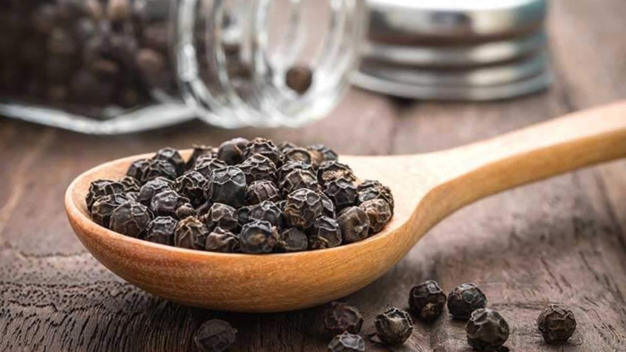 Black Pepper দাঁতের ক্যাভিটি থেকে শুরু করে পাচনতন্ত্রের যাবতীয়