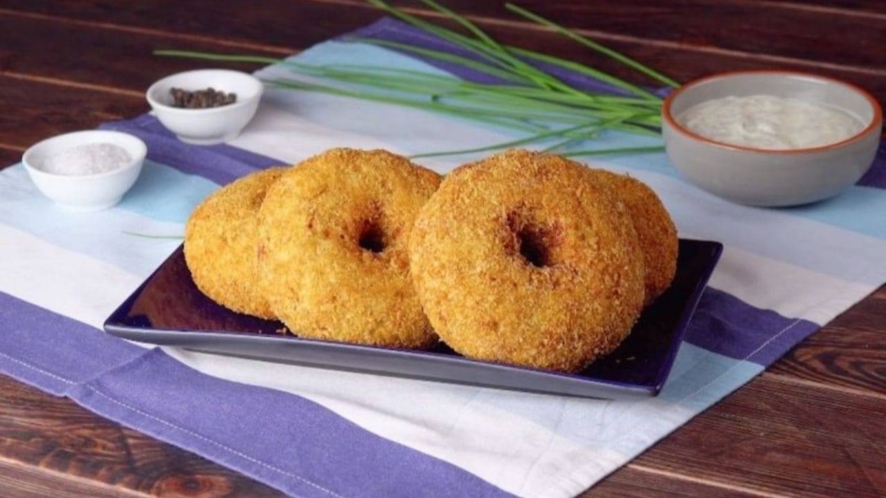 Chicken Doughnut: বাড়িতে অল্প সময়ে চিকেনের এই সুস্বাদু স্ন্যাক্স বানিয়ে ফেলুন, দেখে নিন রেসিপি...