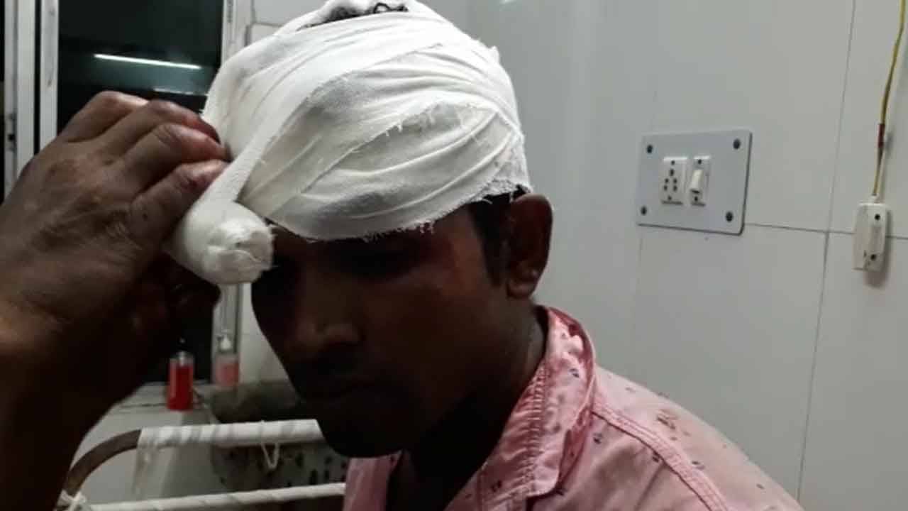 TMC-ISF Clash: শিশুকে মারধর, গ্রাম্যবিবাদ চেহারা নিল তৃণমূল-আইএসএফ সংঘর্ষে! বোমাবাজিতে জখম ১০