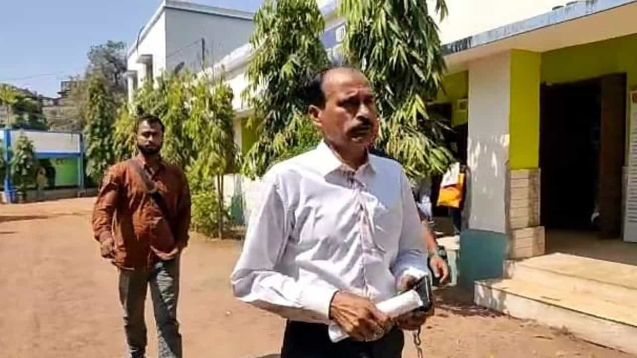 BJP MLA: 'কে করেছে জানতে চাই', হুমকি পোস্টারকে তুড়ি মেরে উড়িয়ে পুলিশকে সাফ প্রশ্ন পদ্ম বিধায়কের!