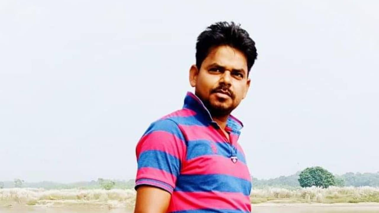 Balurghat Road Accident: একটা শব্দ আর... চোখের সামনেই আচমকা বহুতল থেকে পড়ে গেলেন মিস্ত্রি